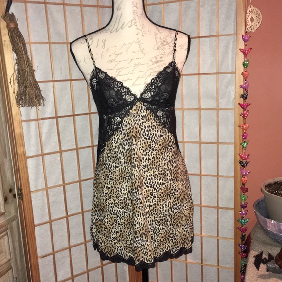 *SOLD* Victoria’s Secret Leopard Babydoll Nightie Teddy M - Picture 2 of 9